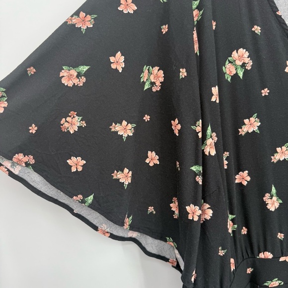 Torrid Black Floral Size 6X Wide Leg Challis Jumpsuit Keyhole Back women’s - Picture 4 of 9